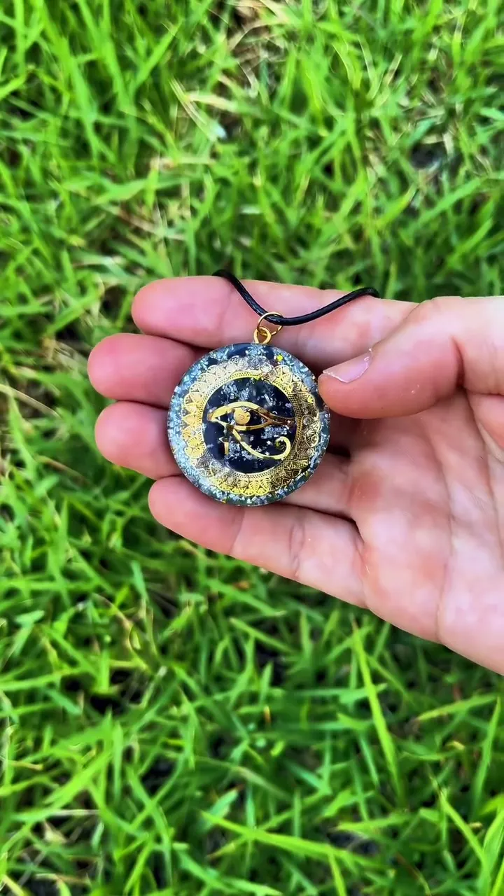 Colar-Orgonite-Olho-de-Horus-00201.webp