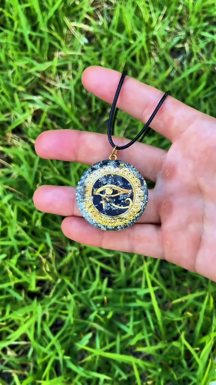 Colar-Orgonite-Olho-de-Horus-00501.webp