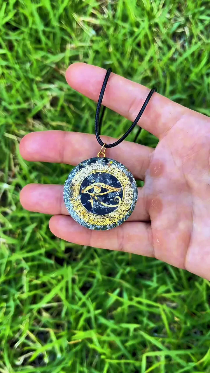 Colar-Orgonite-Olho-de-Horus-00601.webp